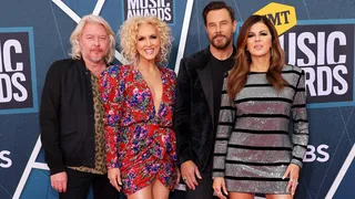 CMT Music Awards 2022 | Red Carpet Little Big Town | 1920x1080