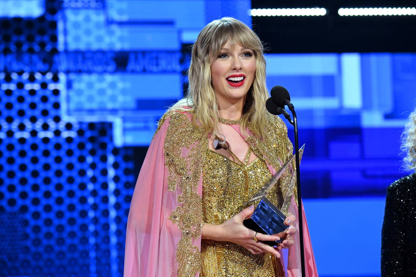 Taylor Swift To Receive Honorary Doctorate from NYU News CMT