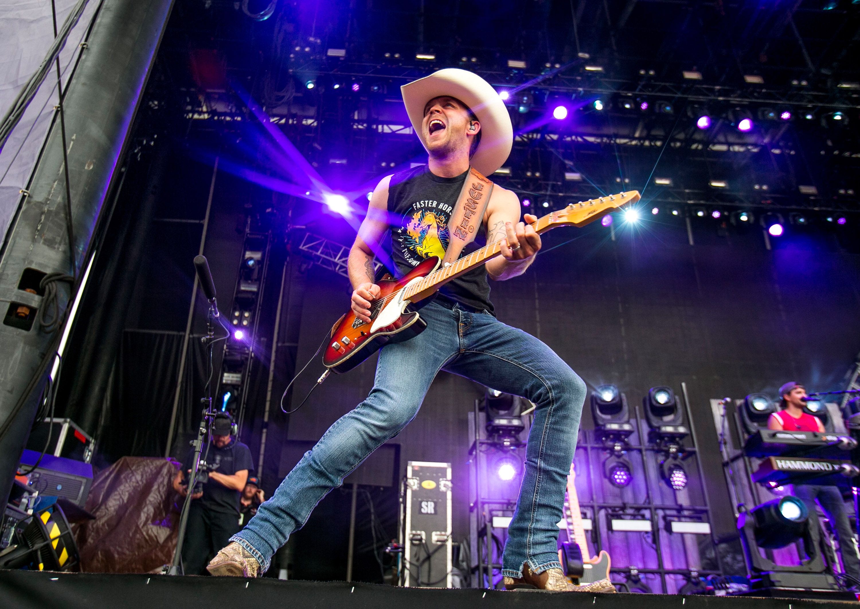 Revisiting the Videos Behind Justin Moore’s No. 1 Hits News CMT
