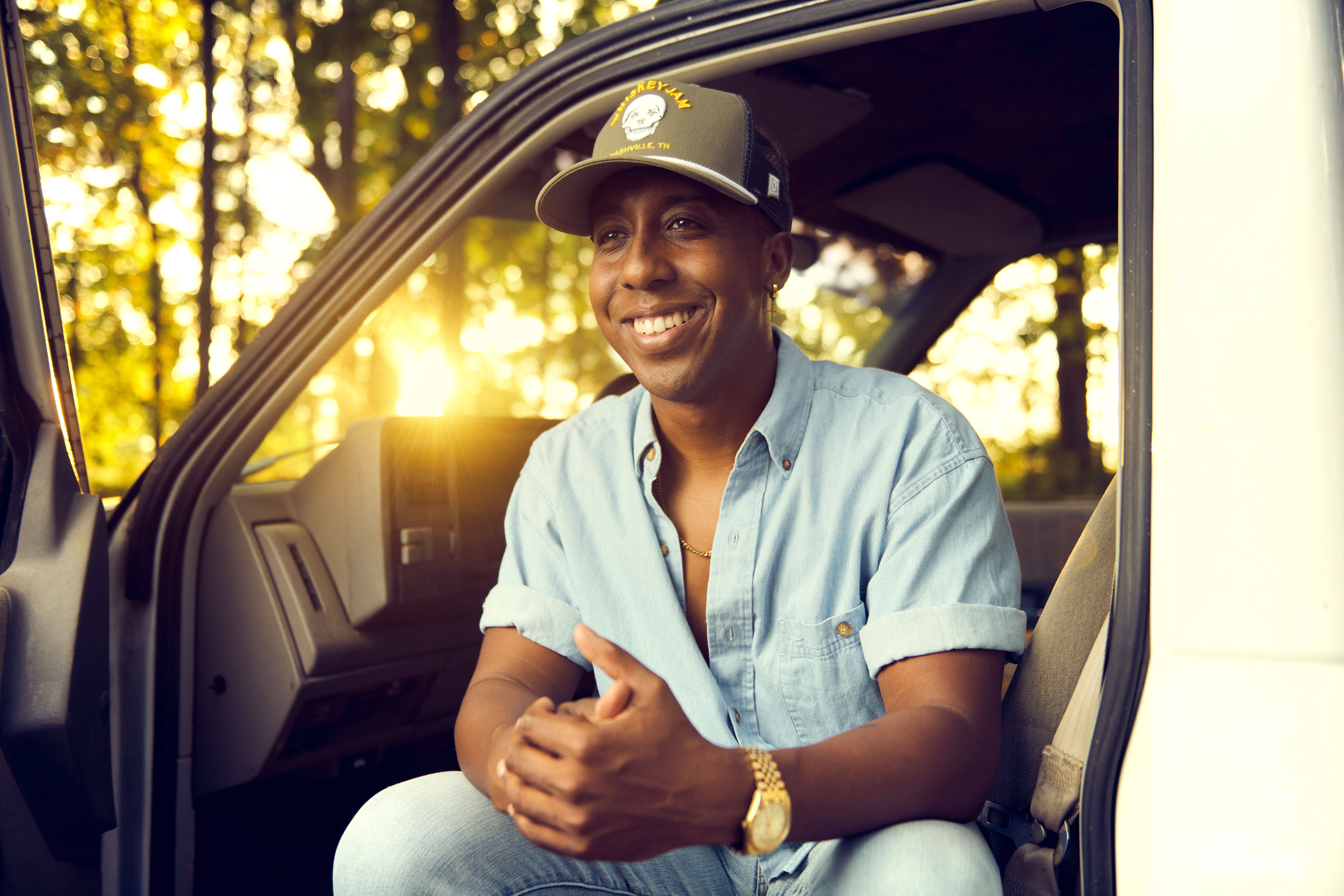 CMT Premiere: Michael Warren Shows Fans What's Country to Him in New Video - Vimarsana News