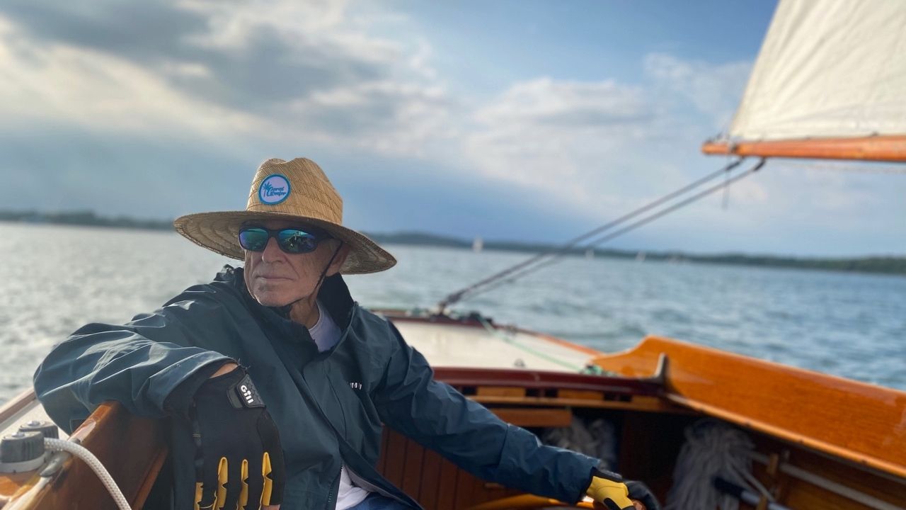 CMT Premiere: Jimmy Buffett's "Bubbles Up" Brings Encouragement With A Dose Of Nostalgia In New Video - Vimarsana News