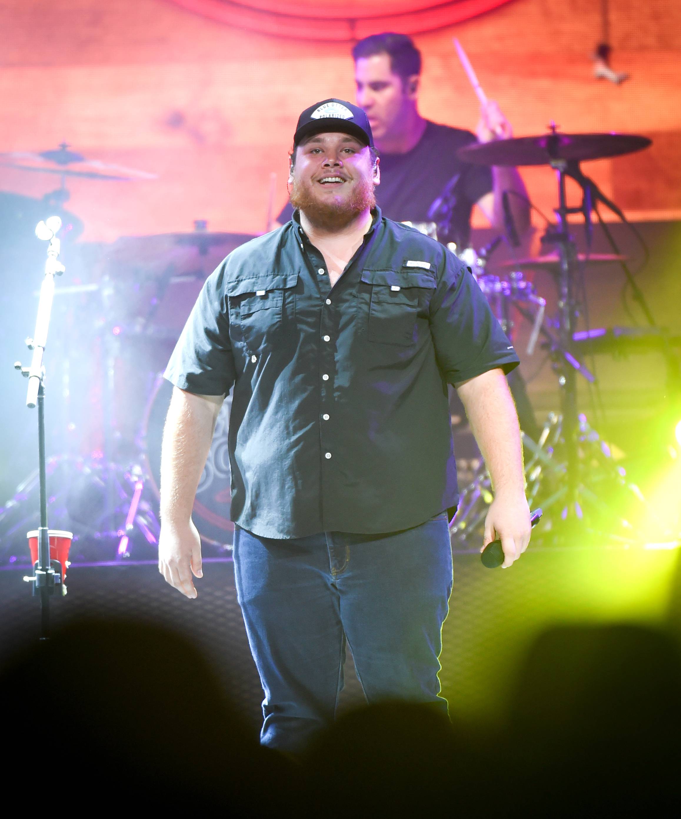 luke-combs-this-one-s-for-you-back-as-no-1-country-album-news-cmt