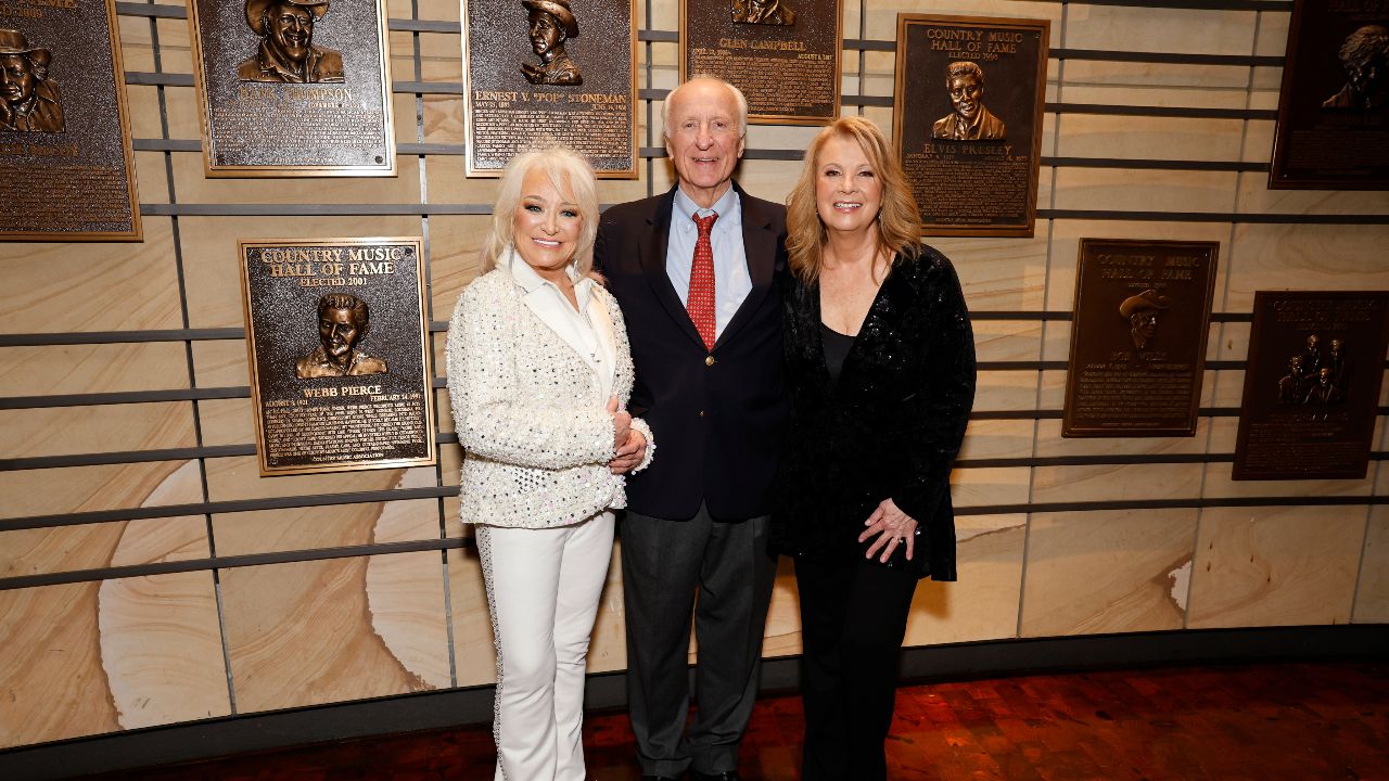 Recap: Country Music Hall of Fame Inducts Tanya Tucker, Patty Loveless and Bob McDill - Vimarsana News