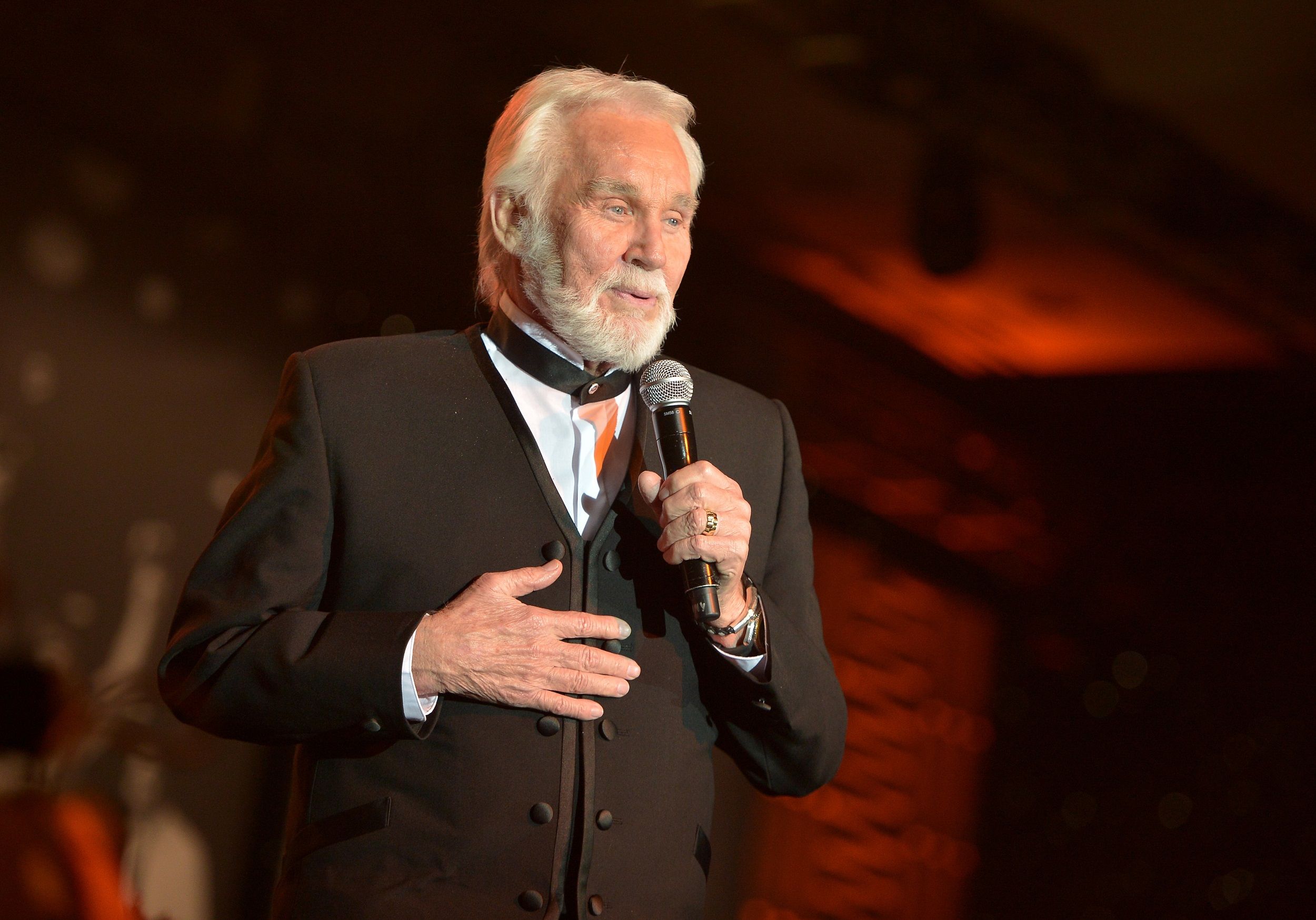 Kenny Rogers Died March 20, 2020 His Funeral Was Sunday News CMT
