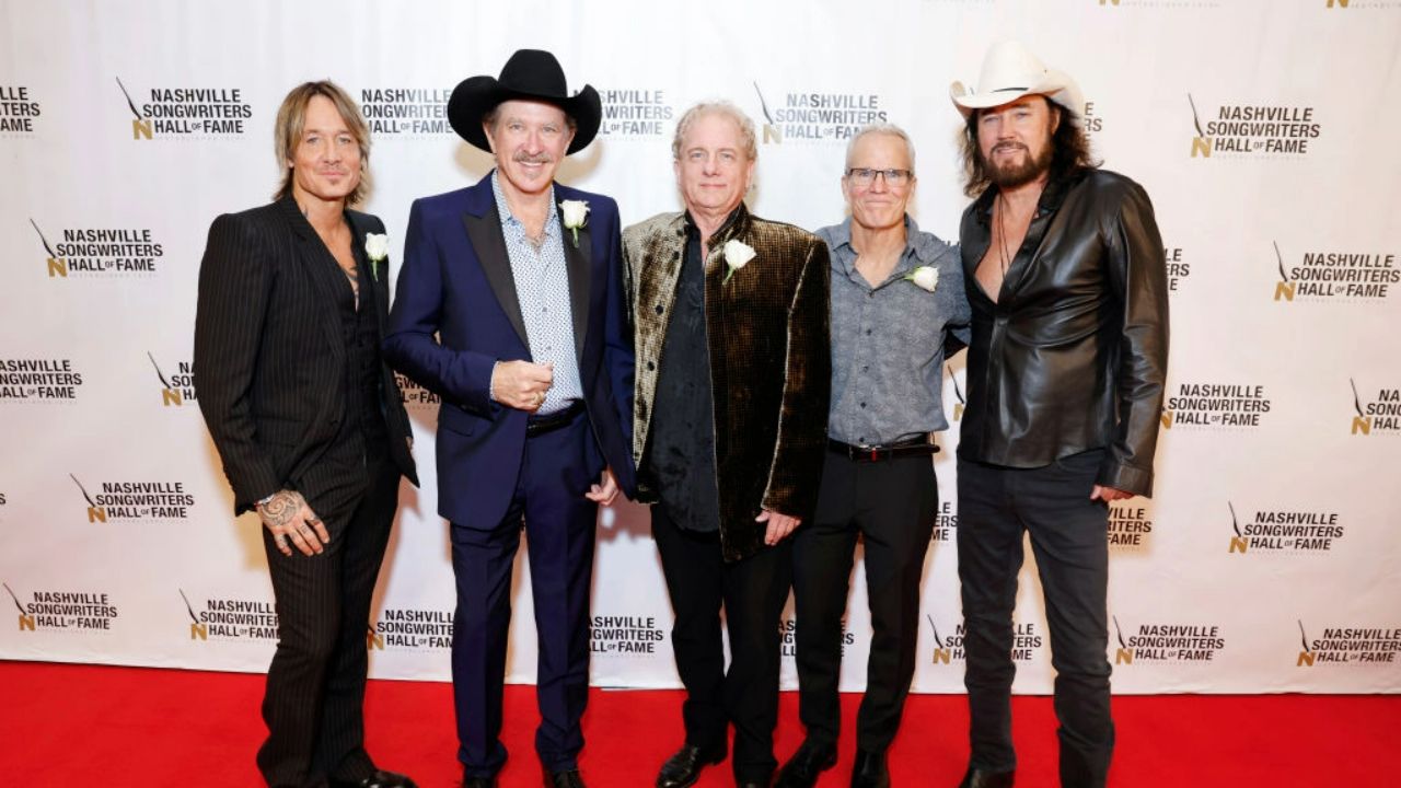 Keith Urban, Kix Brooks, David Lee Murphy And More Inducted Into Nashville Songwriters Hall of Fame - Vimarsana News