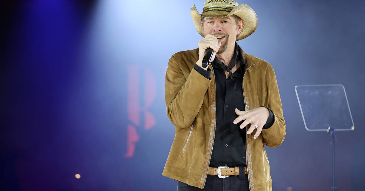 Toby Keith Wants To Tour After Battling Cancer But Needs To Get Back