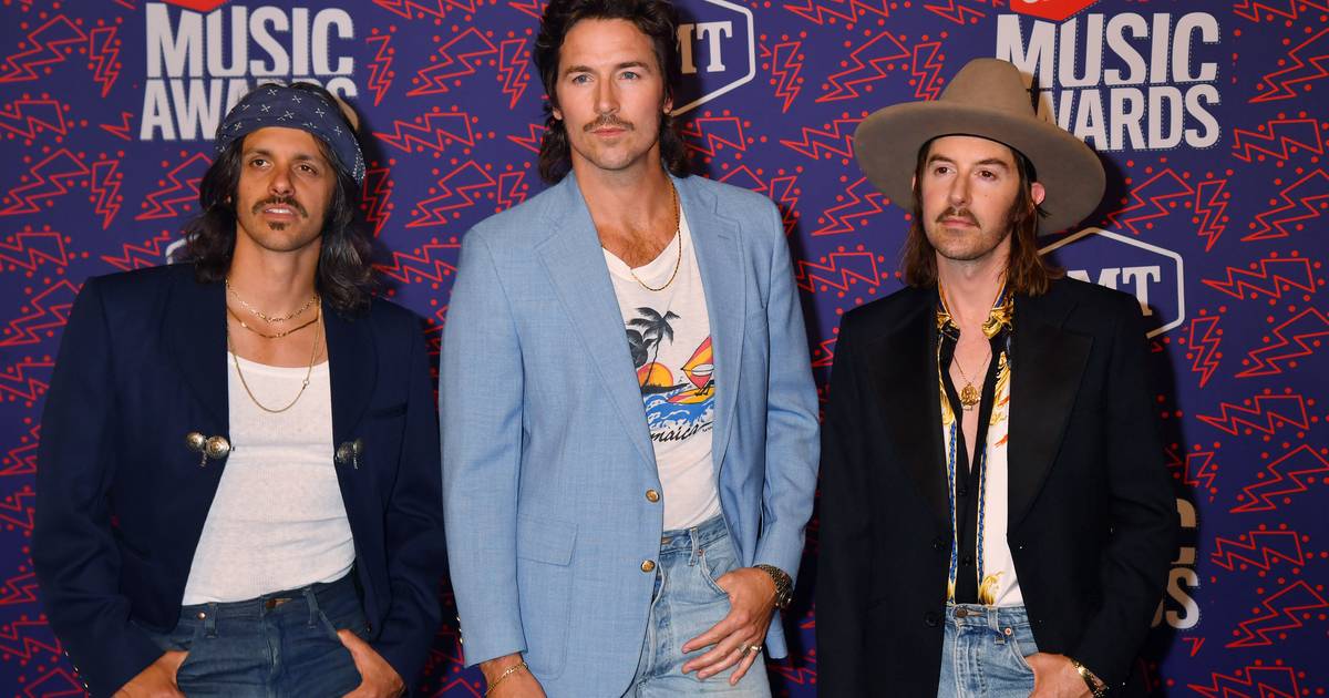 Midland's Songwriter & Producer Pretty Much Just Admitted They're  Manufactured - Saving Country Music