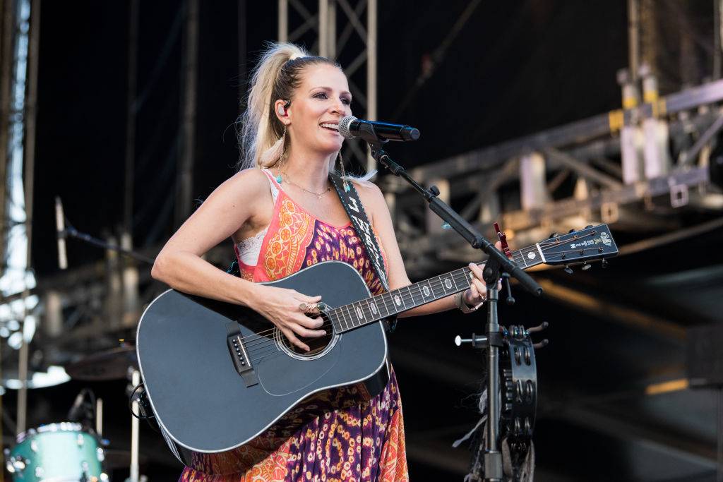 Pics Runaway June's Jennifer Wayne Is a New Mom! News CMT