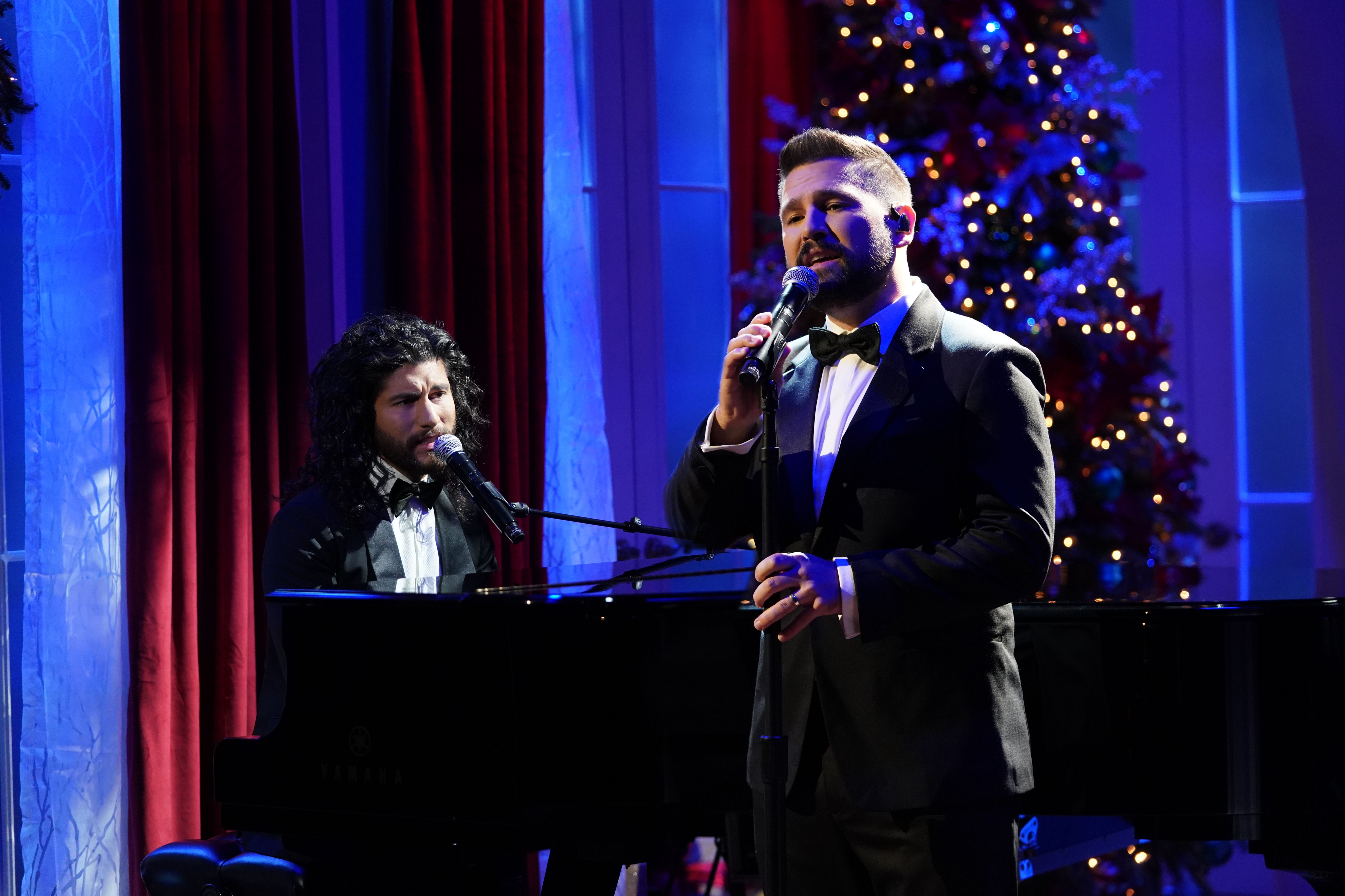 Christmas Bonus Dan + Shay Deliver Two Holiday Videos News CMT