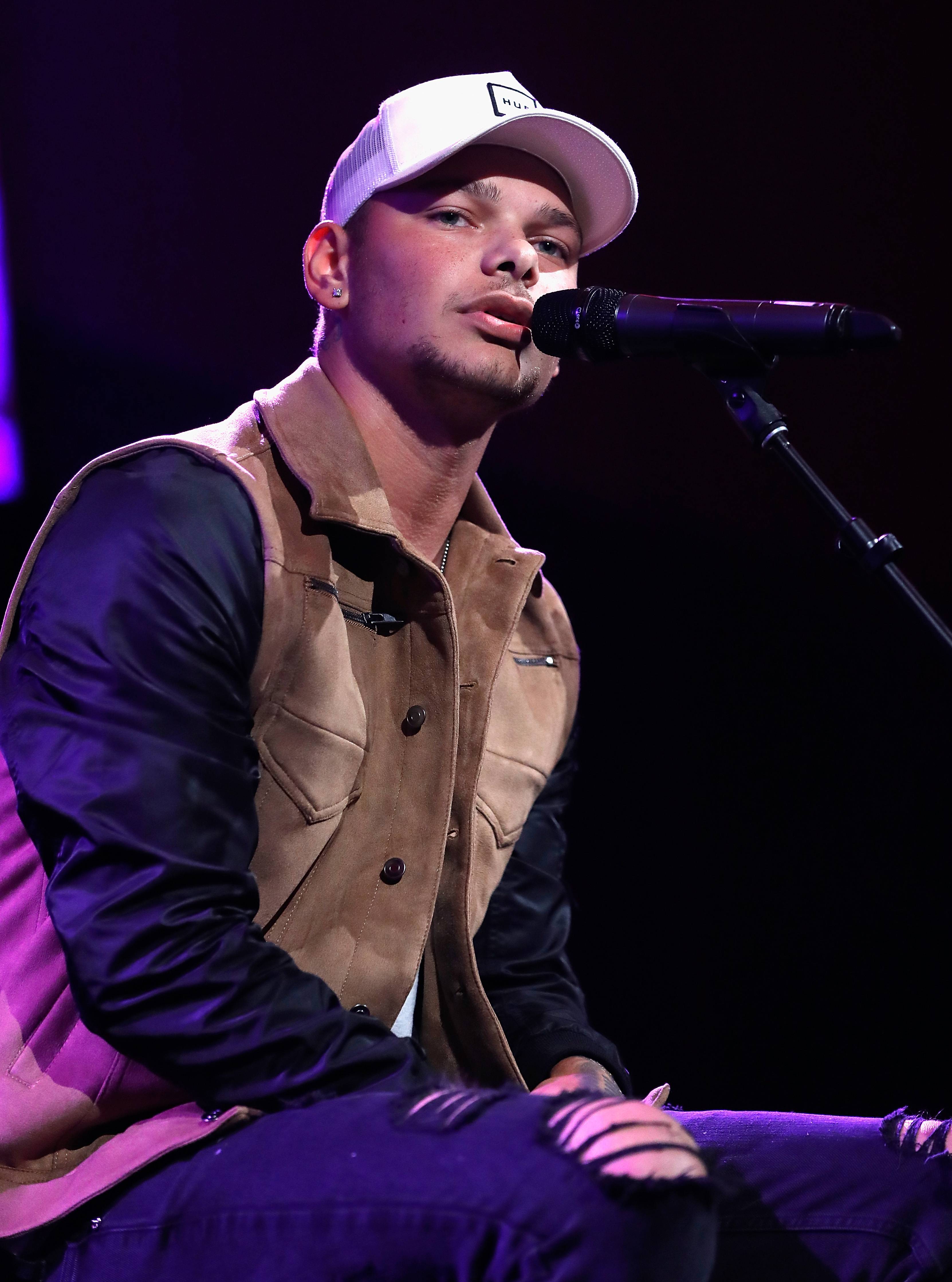 Kane Brown Performing the Dallas Cowboys' Thanksgiving Halftime Show