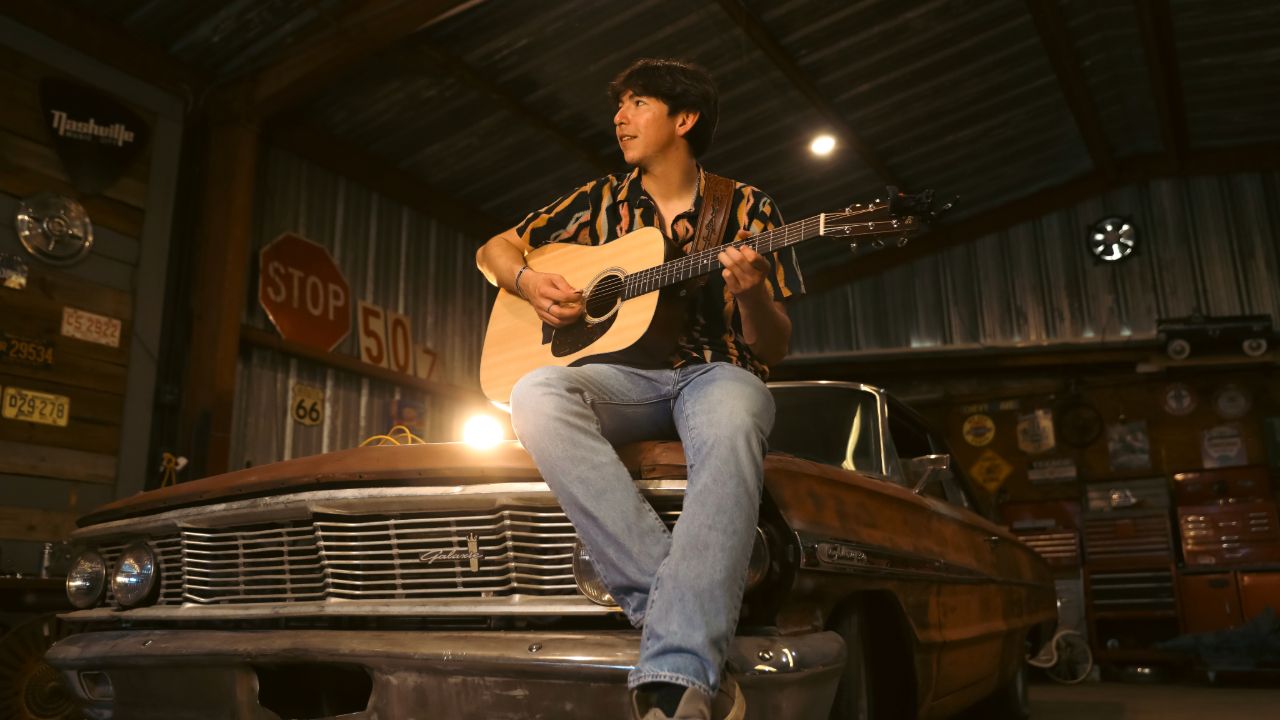 CMT Premiere: Wyatt Flores Shares His Favorite Video "Milwaukee" - Vimarsana News