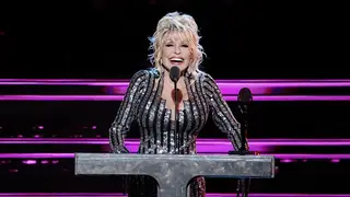 LOS ANGELES, CALIFORNIA - NOVEMBER 05: Inductee Dolly Parton speaks on stage during the 37th Annual Rock & Roll Hall Of Fame Induction Ceremony at Microsoft Theater on November 05, 2022 in Los Angeles, California.