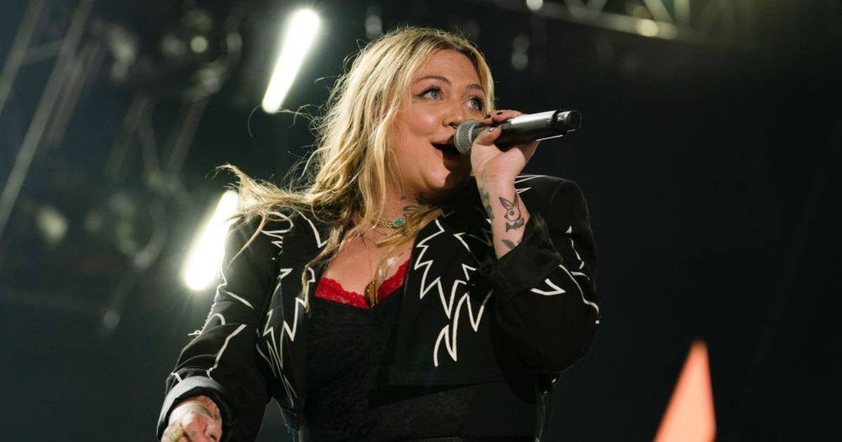 Elle King Fans Bombard the Singer After Seeing Her Rock a Low-Cut
