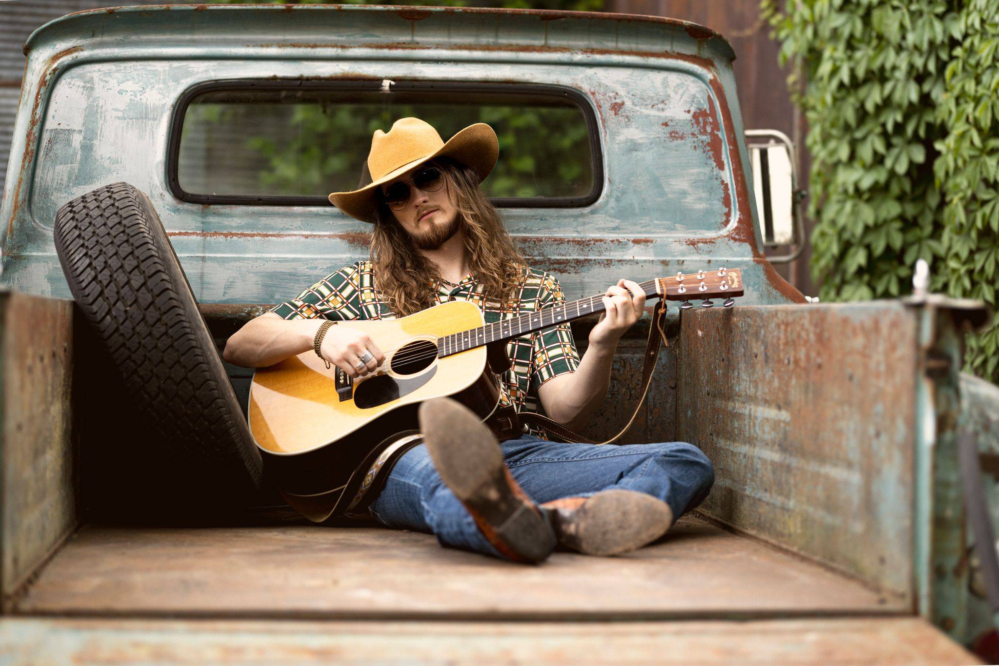 CMT Premiere: Josiah Siska - Vimarsana News