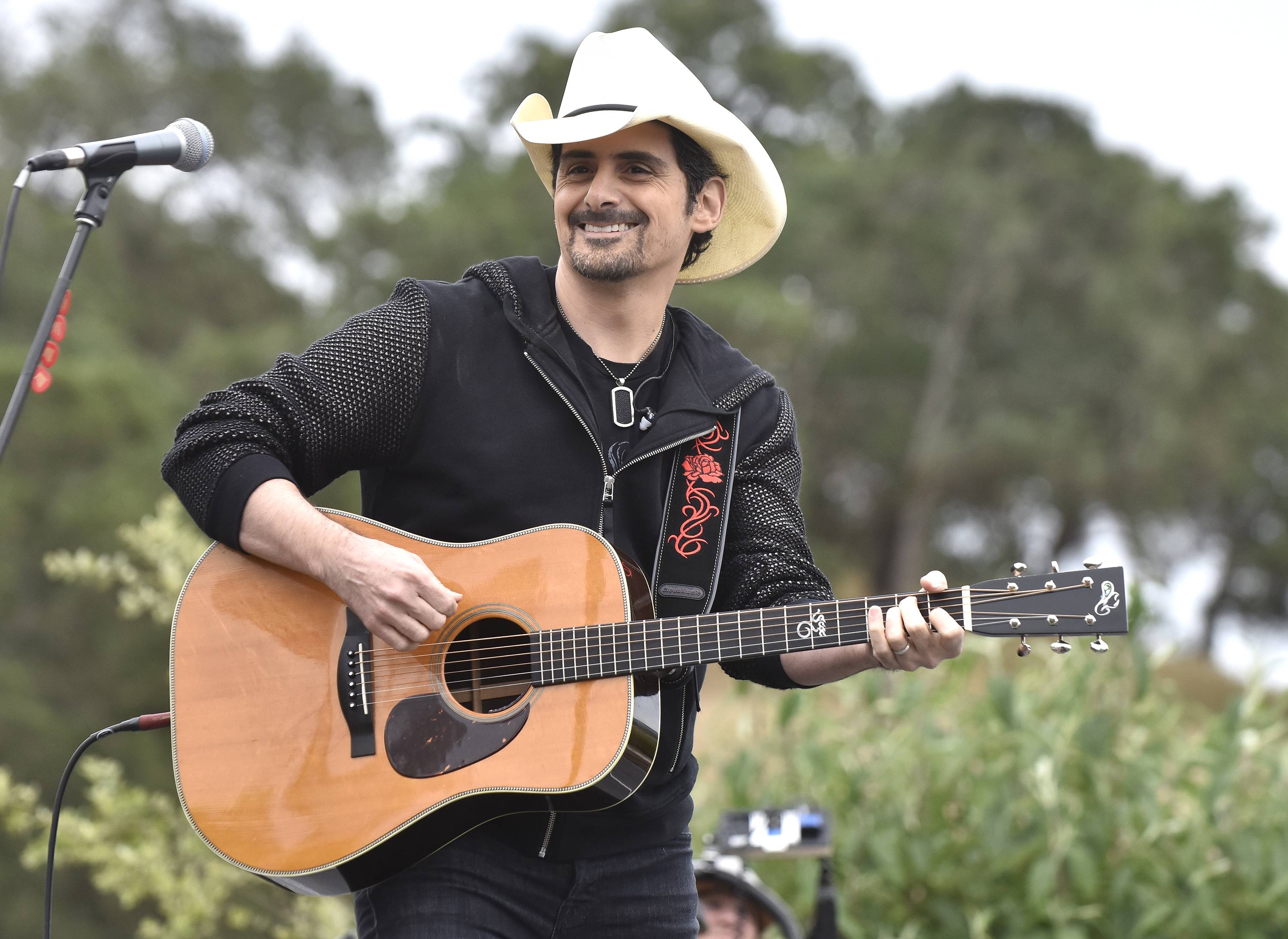 Brad paisley deals songs