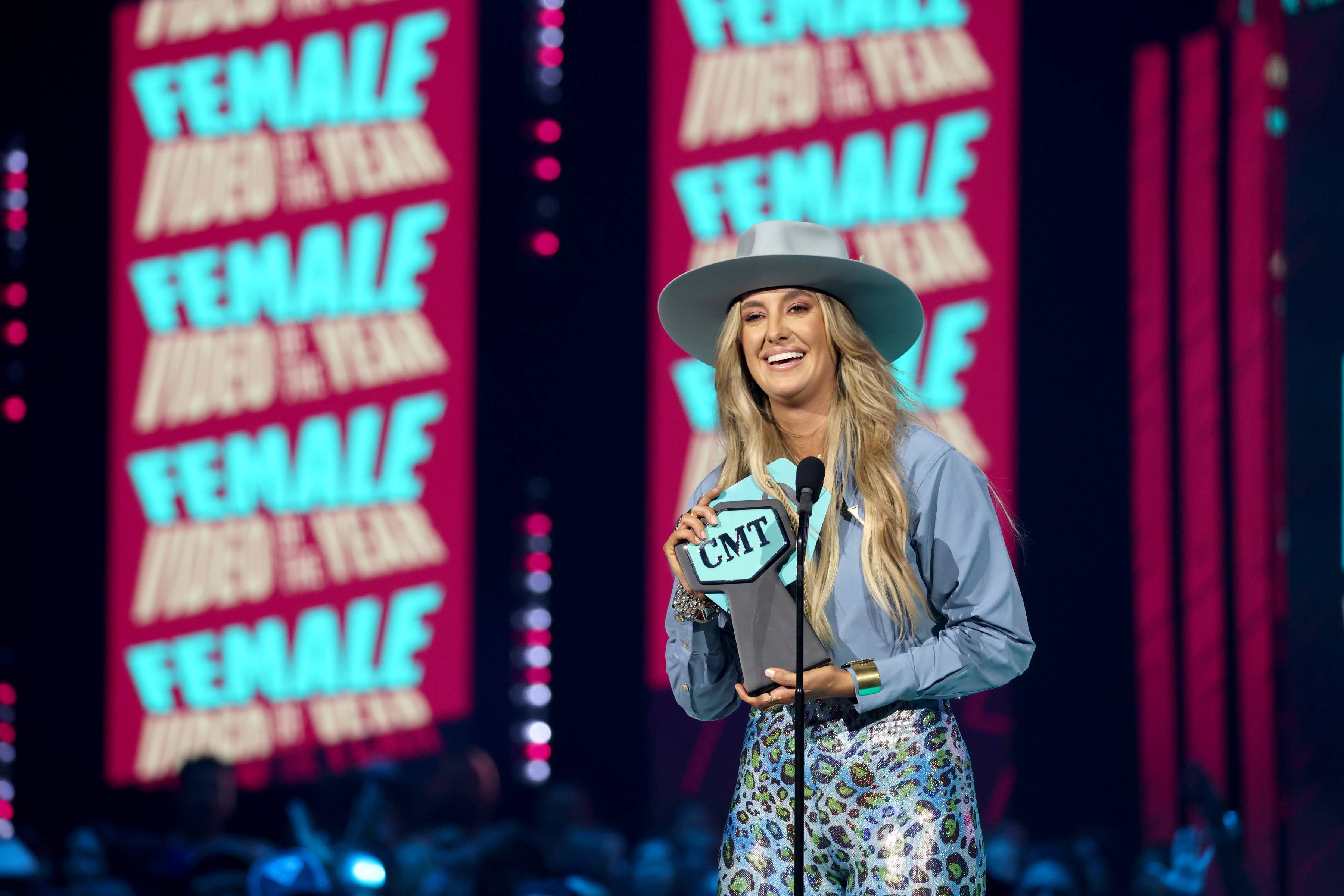 2023 CMT Music Awards: Carrie Underwood Lights Up the Sky Over Austin with  Hate My Heart, News