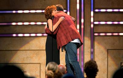 2019 AOTY | Show Highlights Flipbook | Reba McEntire/Vince Gill | 940x600