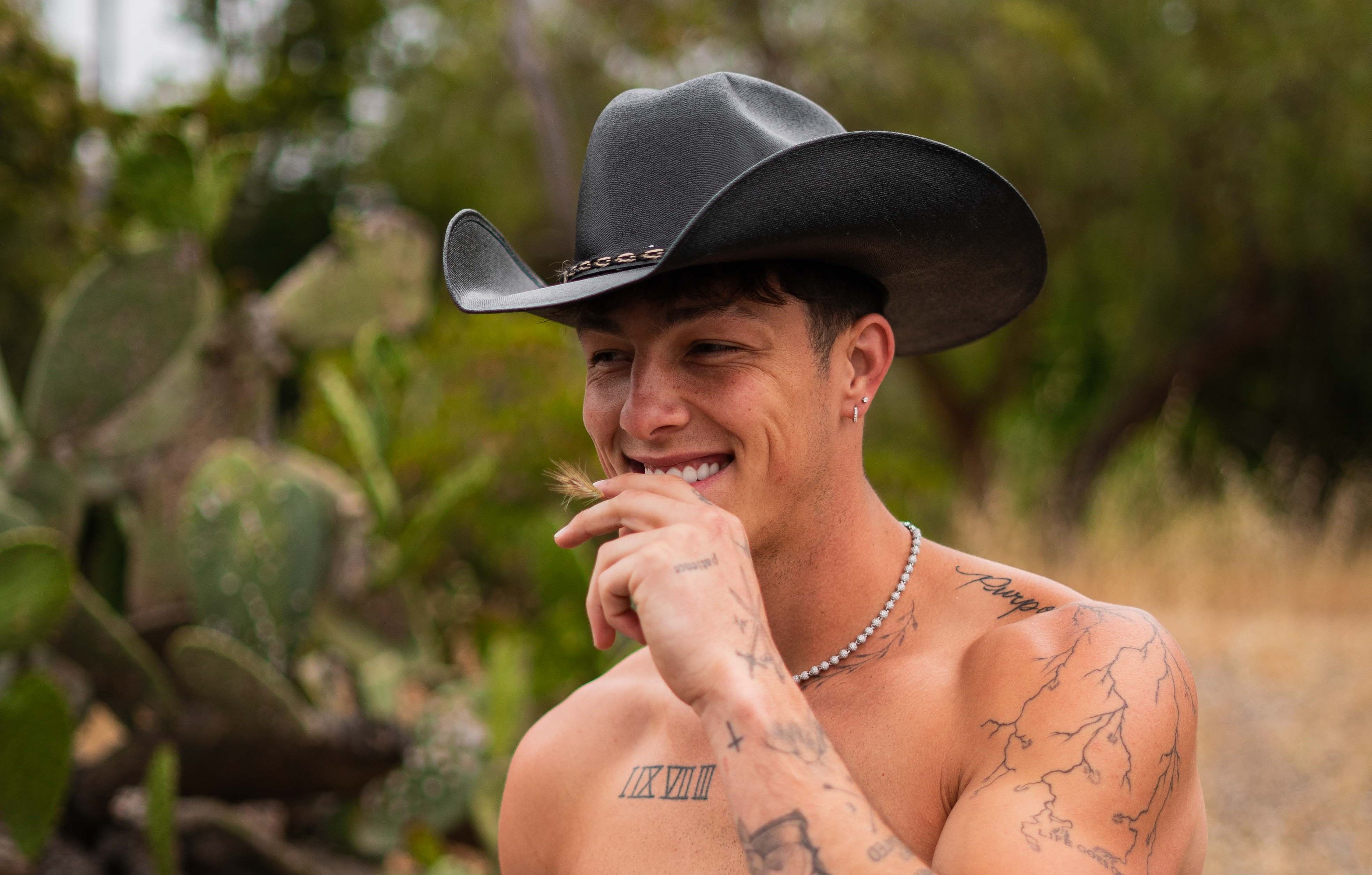 CMT Premiere: Tayler Holder Says &amp;#39;It&amp;#39;s You&amp;#39; | News | CMT