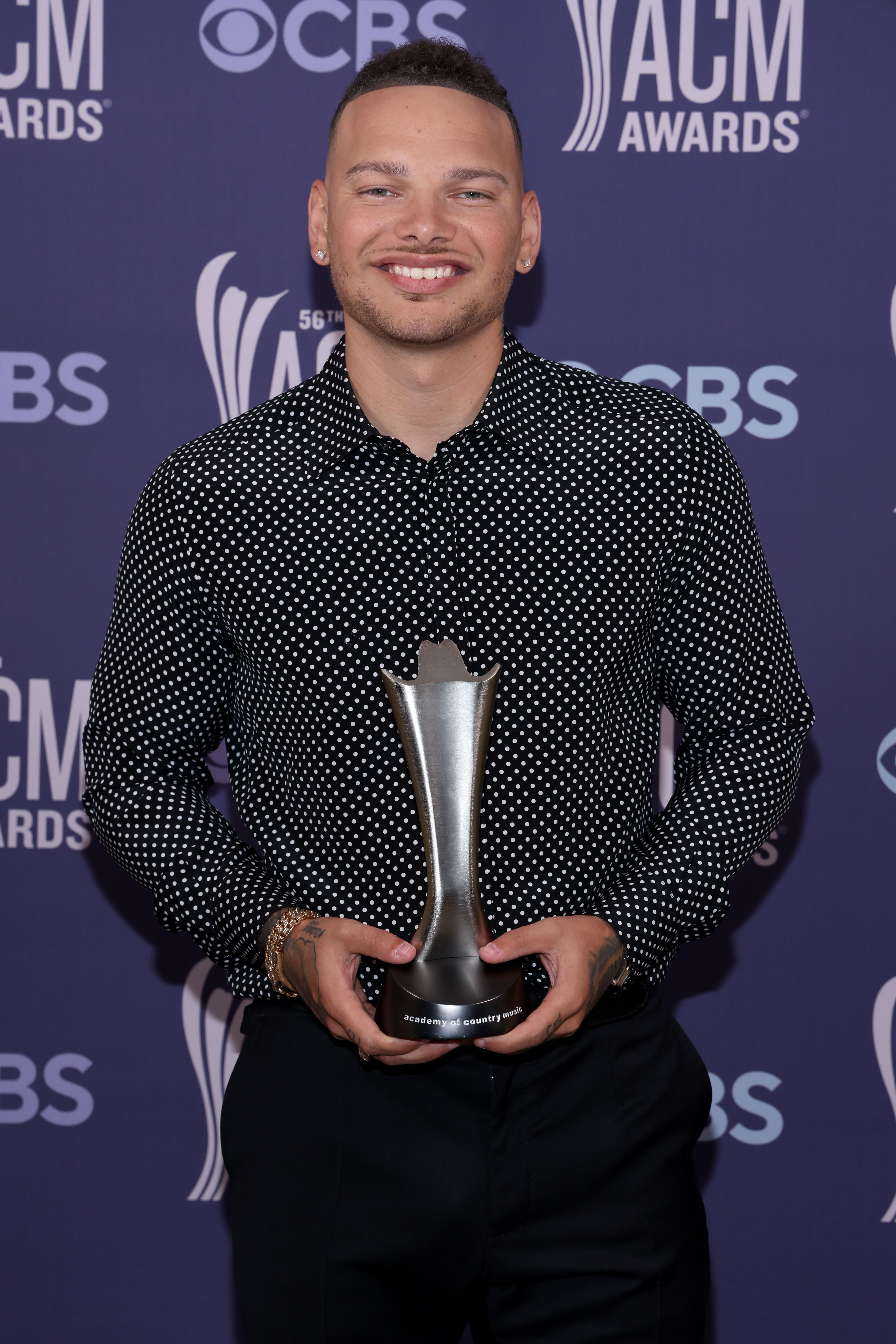 Kane Brown Showcases His Basketball Skills at Madison Square Garden