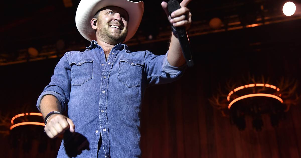 Justin Moore's "We Didn't Have Much" Is His 10th Country Radio Number
