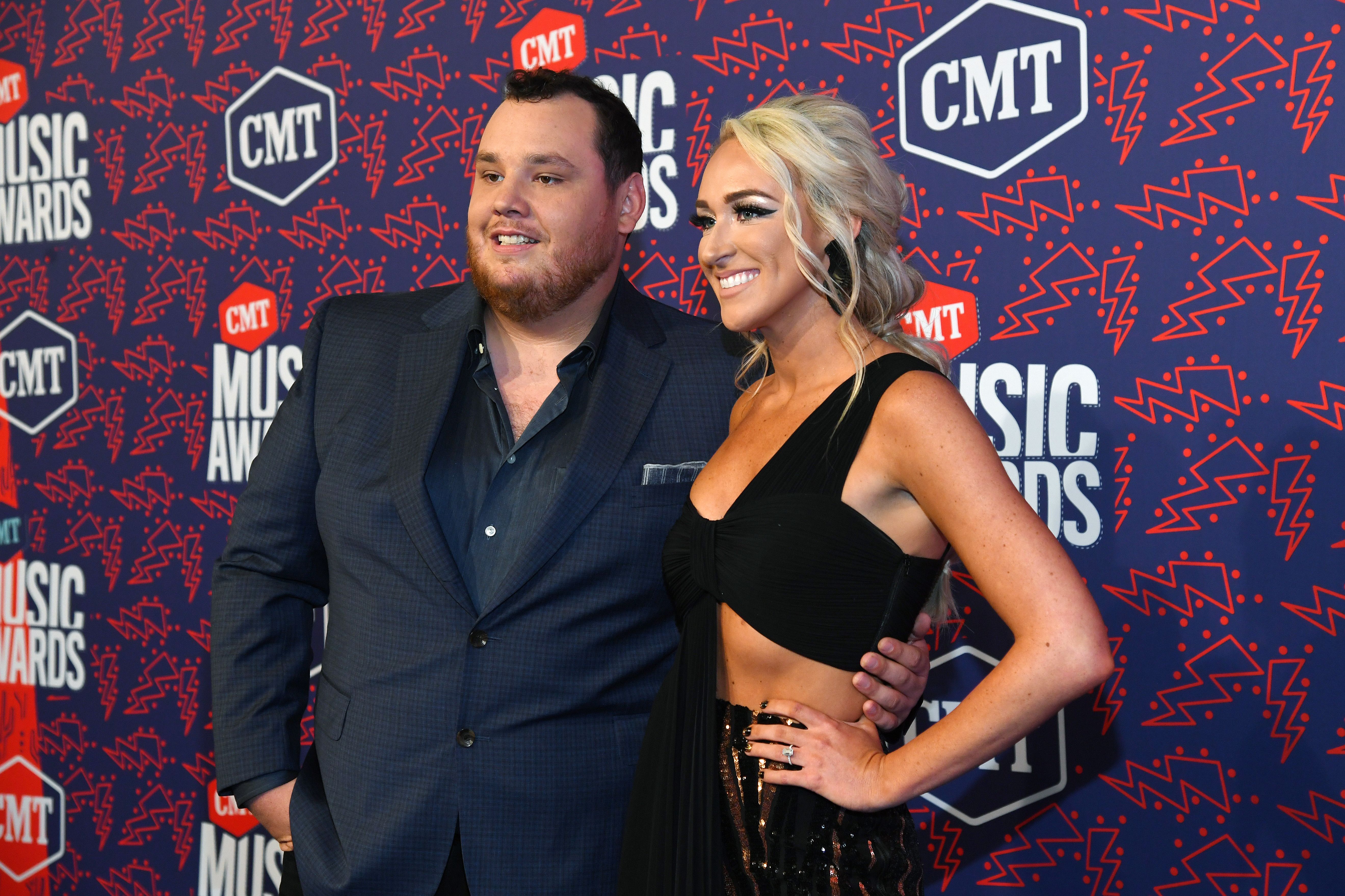 Luke Combs And Nicole Hocking's Weekend Wedding | News | CMT