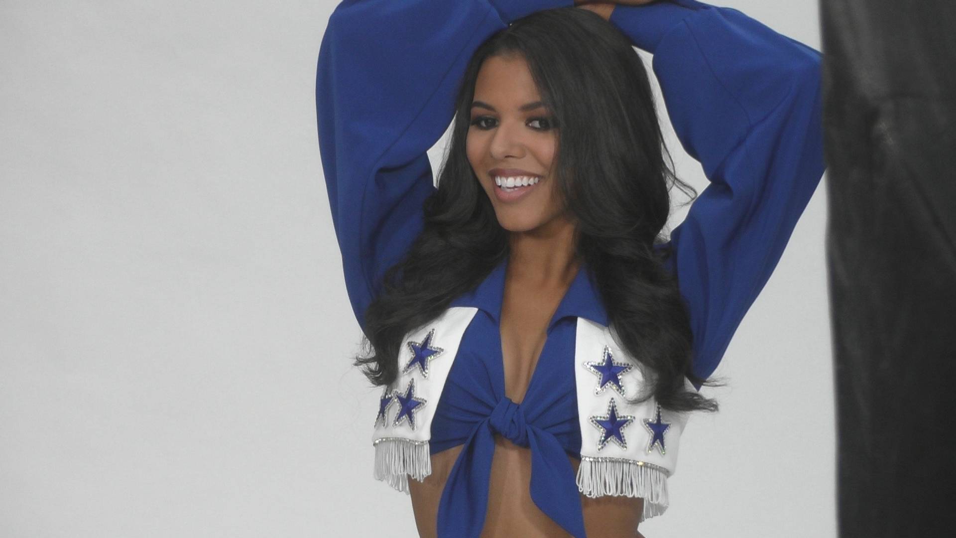 Meet The Dallas Cowboys Cheerleader Everyone's Obsessed With, The Spun