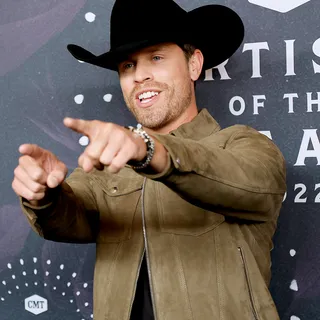 CMT Artists of the Year 2022 | Fashion Gallery Dustin Lynch | 1080x1080