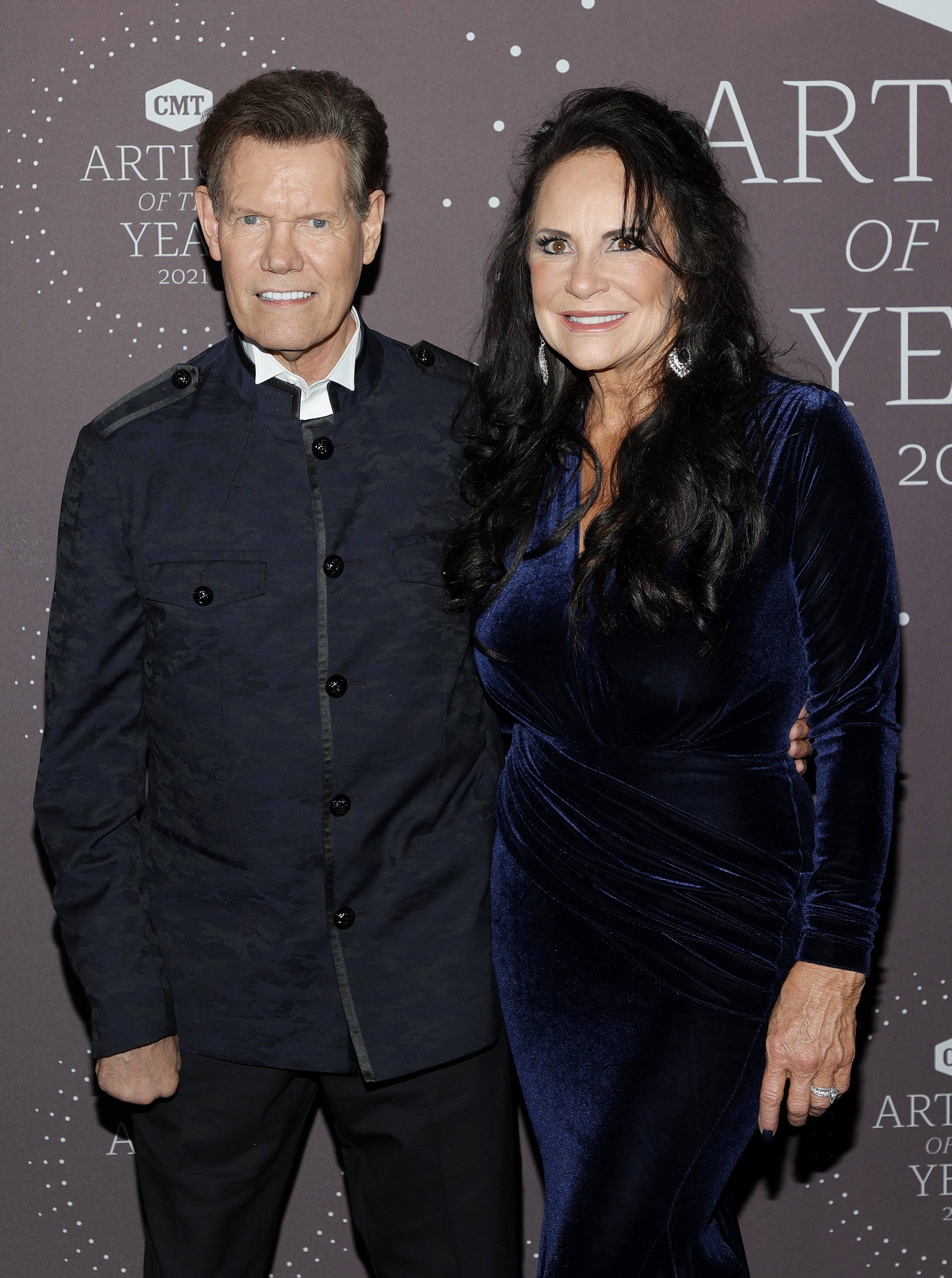 Randy Travis Honored By Garth Brooks, Kane Brown As Artist Of A