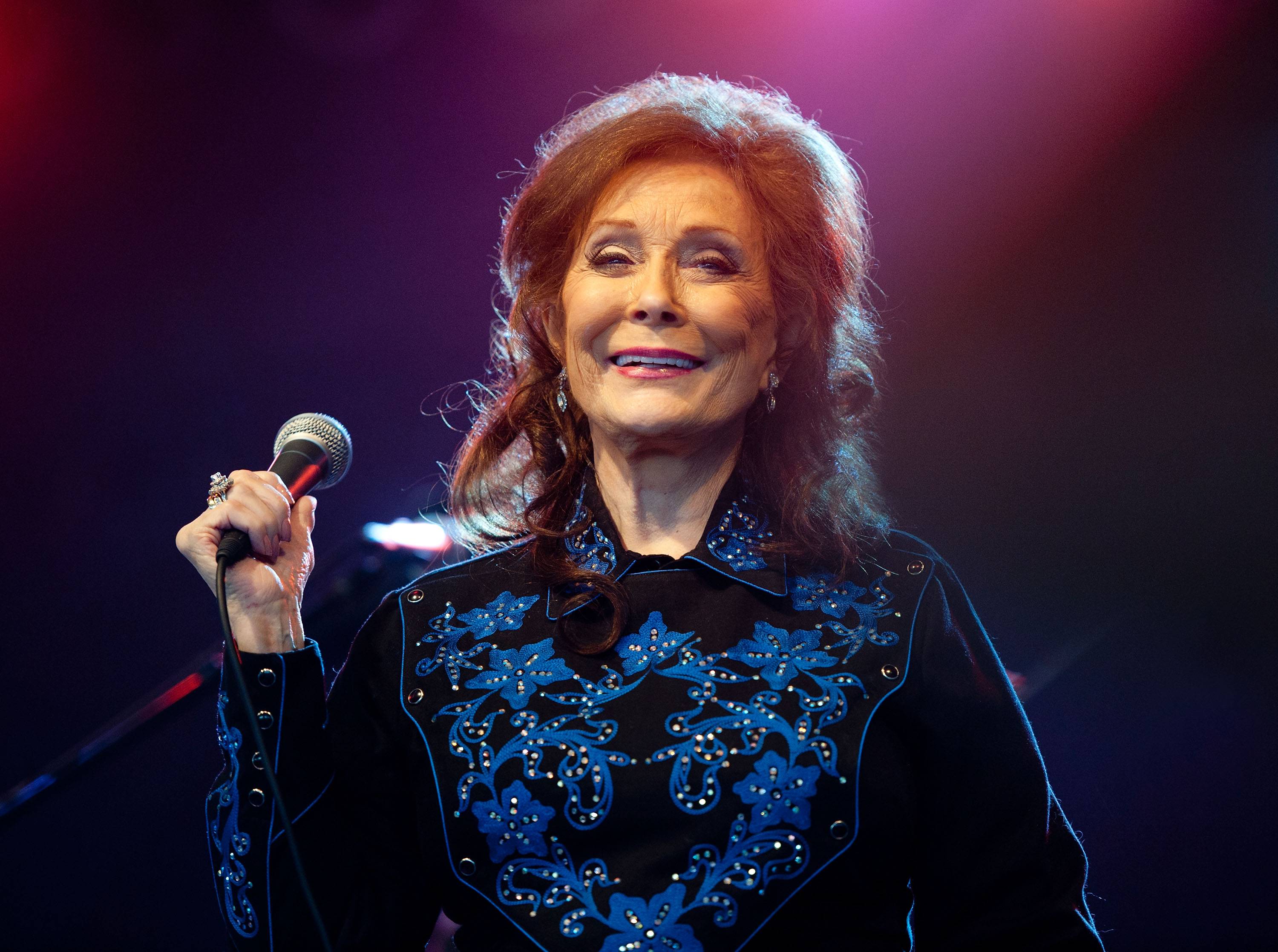 Loretta Lynn song: God Makes No Mistakes, lyrics