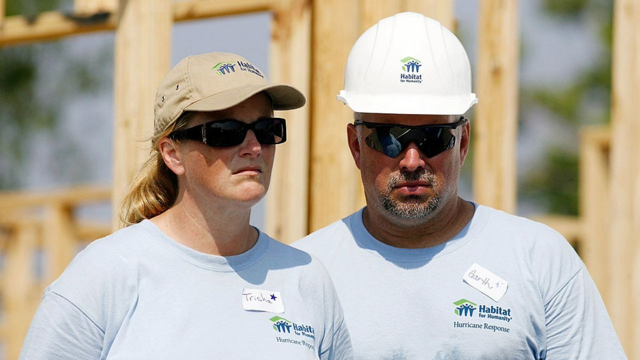 Garth Brooks and Trisha Yearwood To Lead Week-long Habitat For Humanity Build For Jimmy Carter - Vimarsana News