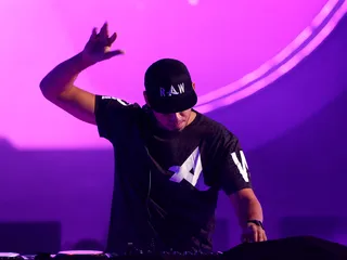 mgid:file:gsp:scenic:/international/mtvema/2013/images/_night-of/performers/flipbook-promo-1920x1440/Afrojack-Getty-images-for-MTV-187587277.jpg