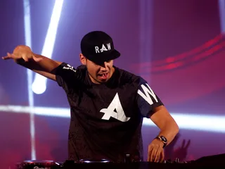 mgid:file:gsp:scenic:/international/mtvema/2013/images/_night-of/performers/flipbook-promo-1920x1440/Afrojack-Getty-images-for-MTV-187587284.jpg