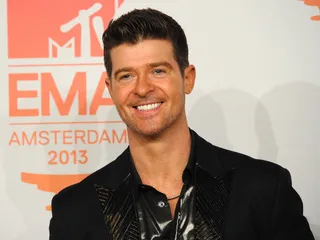 mgid:file:gsp:scenic:/international/mtvema/2013/images/_night-of/red_carpet/flipbook-promo-1920x1440/Robin-Thicke-Getty-images-for-MTV-187595762.jpg
