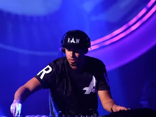 mgid:file:gsp:scenic:/international/mtvema/2013/images/_night-of/performers/flipbook-promo-1920x1440/Afrojack-Getty-images-for-MTV-187587361.jpg