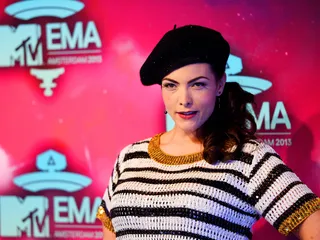 mgid:file:gsp:scenic:/international/mtvema/2013/images/_night-of/red_carpet/flipbook-promo-1920x1440/Caro-Emerald-Getty-Images-for-MTV-187615094.jpg
