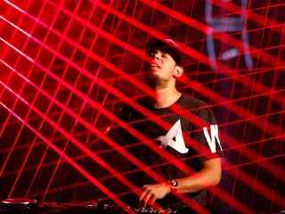 mgid:file:gsp:scenic:/international/mtvema/2013/images/_night-of/performers/flipbook-promo-1920x1440/Afrojack-Getty-Images-for-MTV-187590419.jpg