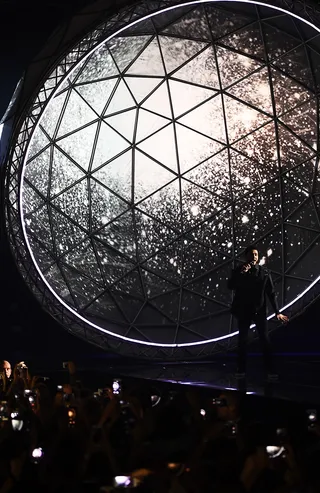 mgid:file:gsp:scenic:/international/mtvema/2016/images/galleries/_night-of/performers/theweeknd-621459906.jpg