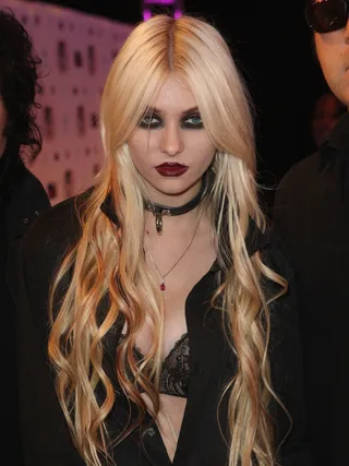 2010 Red Carpet Image 37