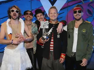 2009 Winners Image 30