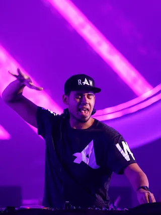 mgid:file:gsp:scenic:/international/mtvema/2013/images/_night-of/performers/flipbook-promo-1920x1440/Afrojack-Getty-images-for-MTV-187587375.jpg