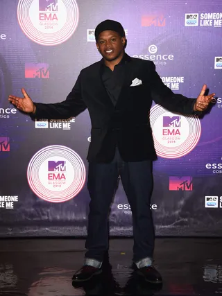 mgid:file:gsp:scenic:/international/mtvema/2014/images/galleries/2014-ema-red-carpet/Sway-458692490.jpg