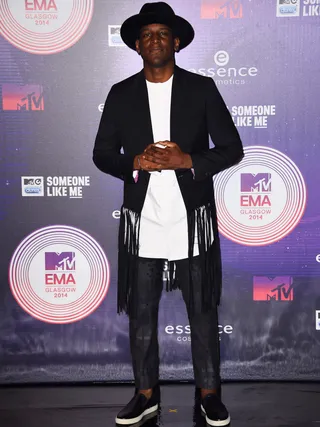 mgid:file:gsp:scenic:/international/mtvema/2014/images/galleries/2014-ema-red-carpet/Labrinth-458699212-4x3.jpg