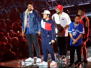 mgid:file:gsp:scenic:/international/mtvema/2016/images/galleries/_night-of/performers/brunomars-621456836.jpg