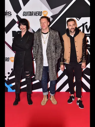 mgid:file:gsp:scenic:/international/mtvema/2015/images/galleries/EricNally-Macklemor-RyanLewis-494209802-3x4.jpg