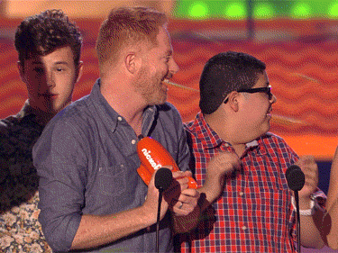 mgid:file:gsp:scenic:/international/kidschoiceawards.com/2015/images/galleries/modern-family1.gif