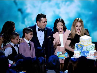 mgid:file:gsp:scenic:/international/kidschoiceawards.com/2016/_nightof/highlights-gallery/highlights-23.jpg