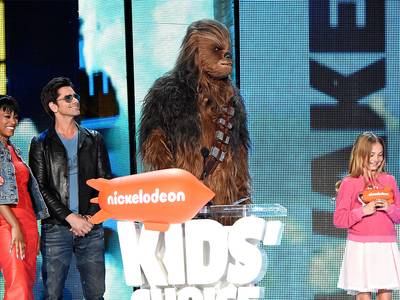 mgid:file:gsp:scenic:/international/kidschoiceawards.com/2016/_nightof/highlights-gallery/highlights-12.jpg