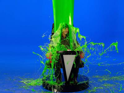 mgid:file:gsp:kids-assets:/nick/promos-thumbs/flipbooks/kids-choice-awards-2016/blake-shelton-sliming-host-announcement/kca-2016-blake-shelton-sliming-host-announcement-img2.jpg