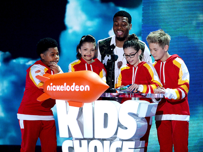 mgid:file:gsp:scenic:/international/kidschoiceawards.com/2016/_nightof/highlights-gallery/highlights-4.png
