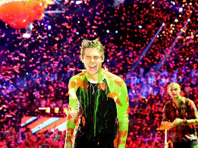 mgid:file:gsp:scenic:/international/kidschoiceawards.com/2015/images/galleries/5SOS-ACAM8269.jpg